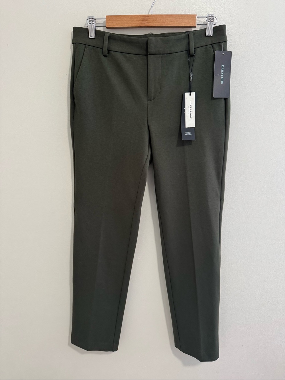 Liverpool NWT Green Kelsey Trousers